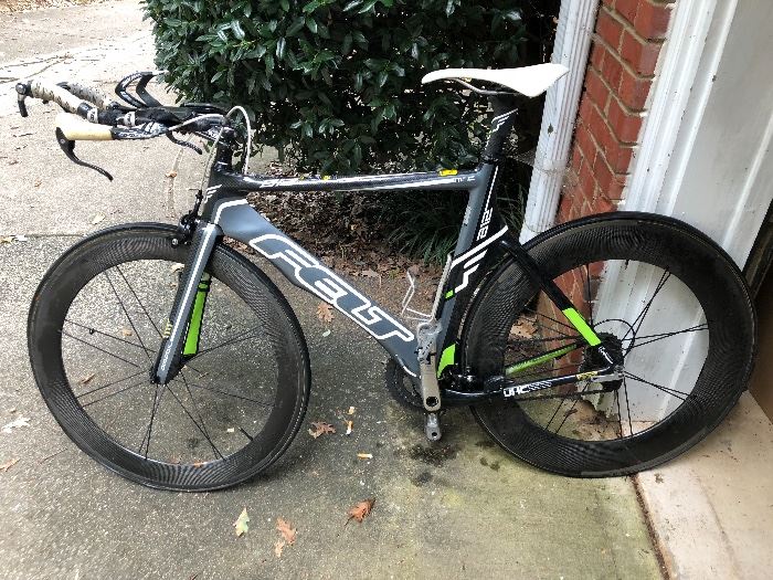 2011 Felt B12 Triathlon Bike. Great condition!  ***My "Jinny" is riding on 2015 Bontrager Aeolus 9.0 rear and 5.0 front racing wheels.   She be FAST!   $2500 together / Wheels alone $1800