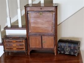 French miniature furniture Masterpieces, handmade by the furniture apprentices