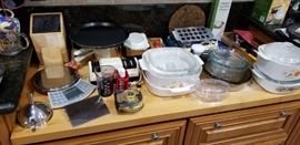 bakeware, kitchen items