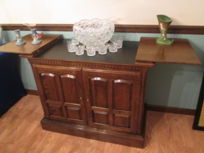 Ethan Allen Buffet, 41" X 21" closed and 63" X 21" with sides open.  Beautiful Details!