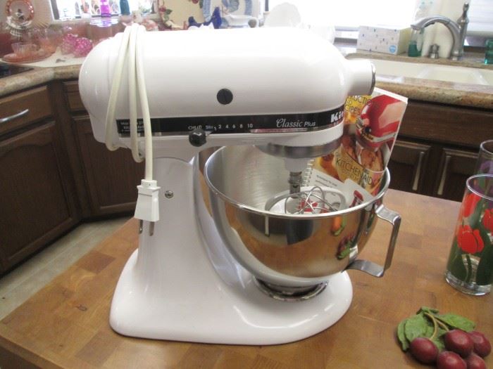 "KitchenAid Classic Plus" Tilt Head Stand Mixer with Accessories and Bowls