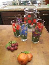 Vintage Pitcher and 5-Tumbler Glasses, great condition!