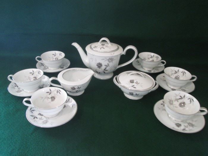 Vintage Noritake Tea Set, Rosamor Pattern, 17 Pieces