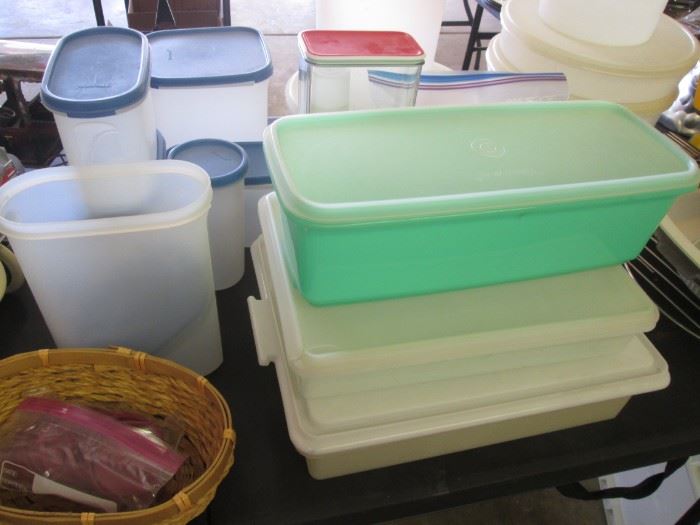 Tupperware & Plastic Storage Containers