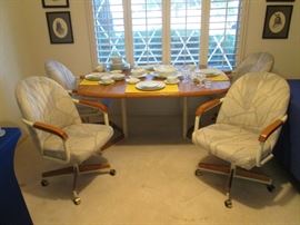 Dinette Set/4-Chairs on Casters, neutral fabric