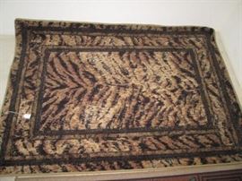 Area Rug by Milliken, size 3 1/2' X 5 1/2'