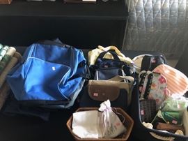 Totes & Travel Accessories