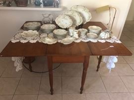 Antique Gate Leg Drop Leaf Table