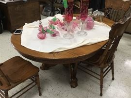Pedestal,oak table with 4 chairs
