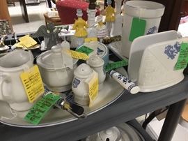 Phaltzgraff items in excellent condition; Folk art pattern