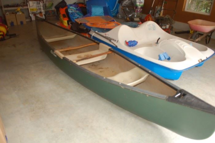Old Town Discovery 158 fiberglass canoe, also Sundolphin 5