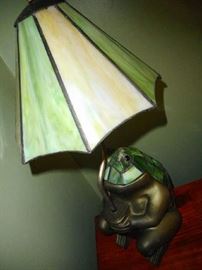 LEADED FROG LAMP WITH UMBRELLA