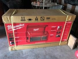 Never opened Milwaukee 8 - drawer tool box.