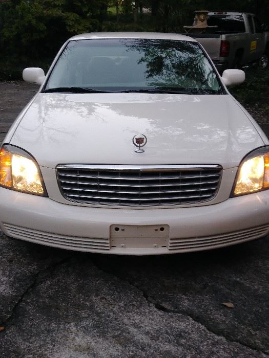 2004 CADILLAC.
69K MILES
GARAGE KEPT
NICE CAR .