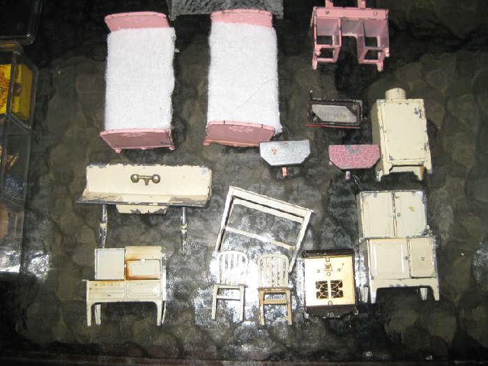 Tootsie Toy doll house furniture