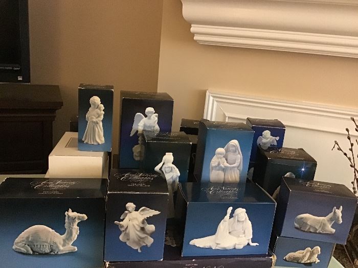 Avon Nativity Collectibles Porcelain Figures To Be Sold As A Set 22 Pieces 20 Boxes