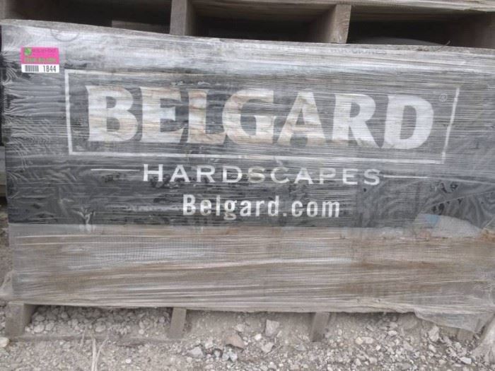 1 pallet of Belgard Urbana 3PC brittany Beige 10 P ...