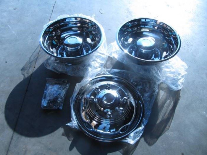 Lot Of 3 Wheel Covers 19.5 x 6 8 Hole