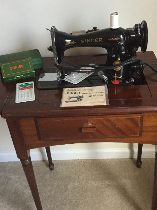 vintage singer sewing machine model 15-91