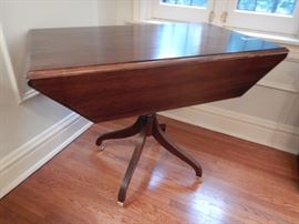 DROP LEAF TABLE