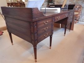 KITTINGER PARTNERS DESK