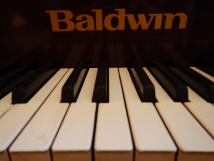 BALDWIN GRAND PIANO