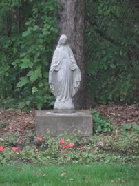 Mariann statue
