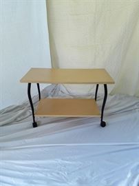 Mobile Biege/ blk coffee table https://ctbids.com/#!/description/share/55759
