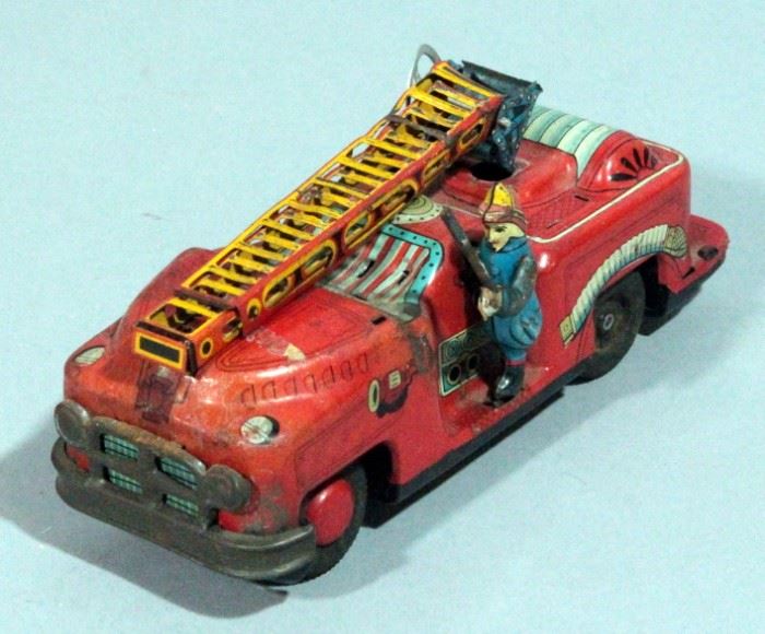 Antique Tin Litho Fire Truck Trade Mark TN Japan With Fireman And Extending Ladder