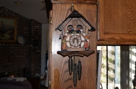 Uhren Kirsehfink 8 day Musical Chalet Cuckcoo Clock 