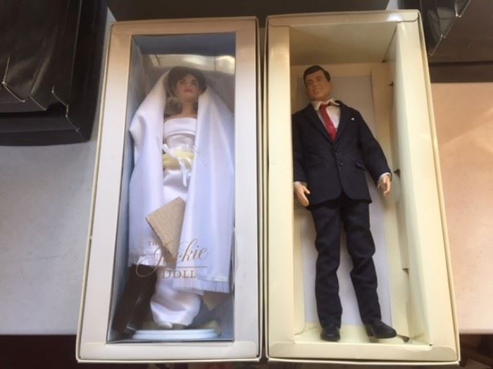 Contemporary Jackie & John F. Kennedy dolls.  In the pink bedroom on the second floor.