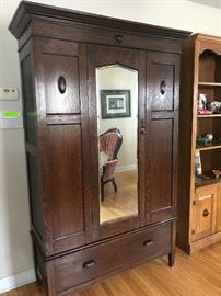 This German, Quarter-sawn Oak Knock-down Wardrobe has both a primitive and Mission look - splendid accompaniment piece for any décor!  