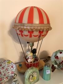 Fashioned no doubt after the iconic 1930's film "Wizzard of Oz," this cool 1950's Hot Air Balloon Bedside lamp is just sweet!  