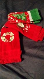 Christmas fingertip towels, new 