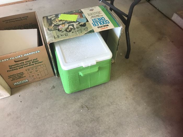 Garage item.  Plastic chiller with original box.  Doesn't appear to have been used very much.
