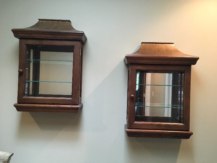 2 hanging display cases