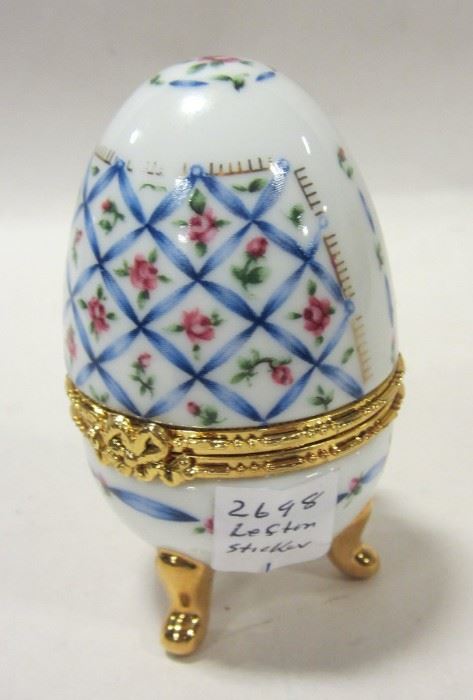 Lefton porcelain egg box