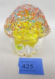 ART GLASS "CUPCAKE" PAPER WEIGHT WITH SPRINKLES 
