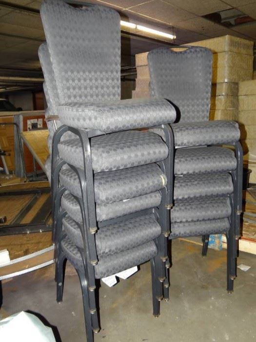 1 Approx. 20 Padded Chairs
