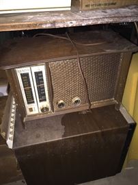 Vintage Zenith radio in the Mystery Basement