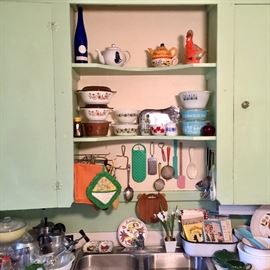 Vintage Pyrex, Fire King, linens, cookbooks, and gadgets 