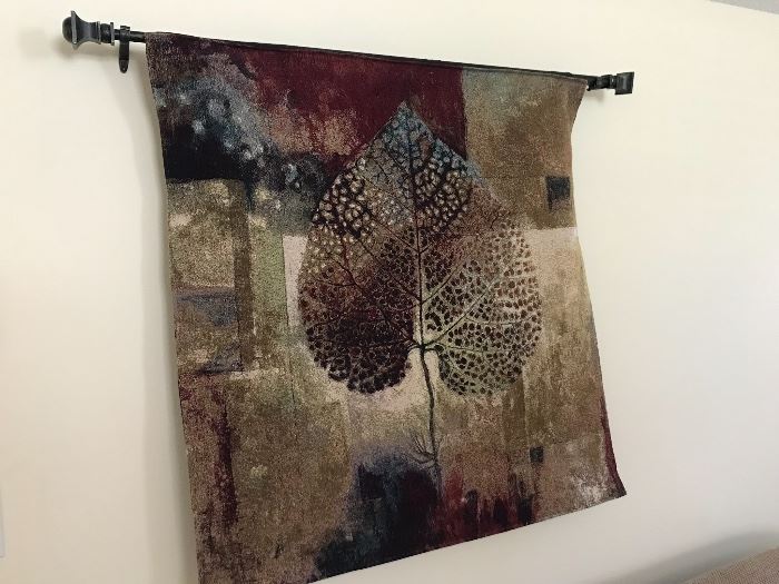 Beautiful wall hanging depicting leaf motif. 