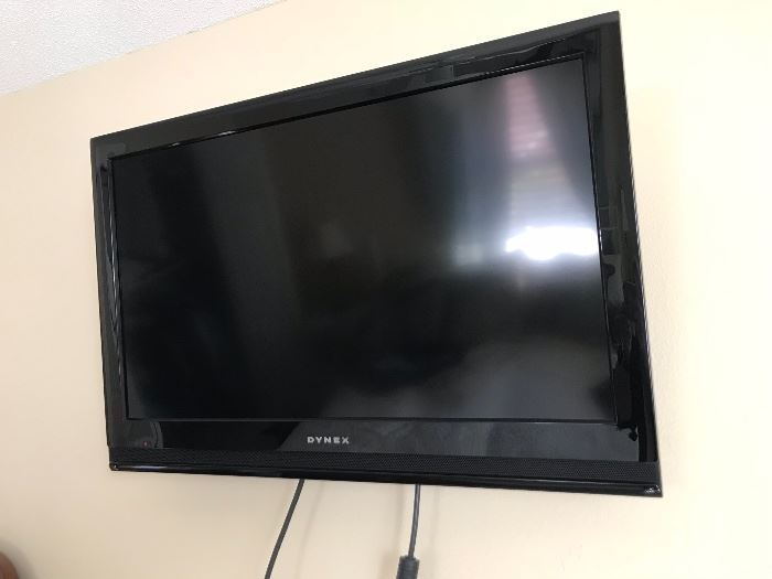 Dynex Flat screen TV 