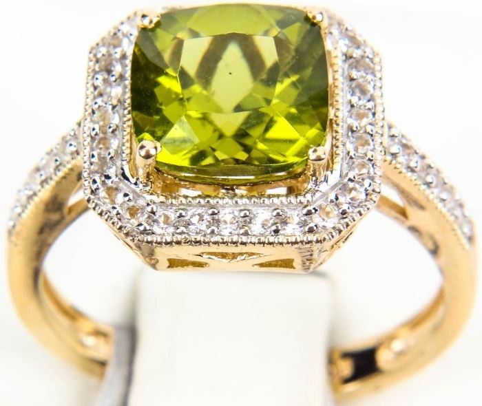 Lot 230 - Jewelry Sterling Silver Peridot Cocktail Ring