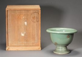 Chinese longquan porcelain stem cup