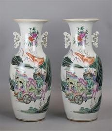 pair of Chinese porcelain vases