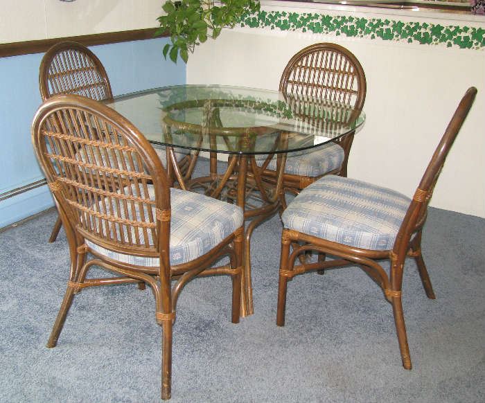 Glass top table/4 chairs