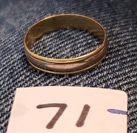 18kt gold ring