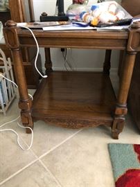 COORDINATING END TABLE NO DRAWER