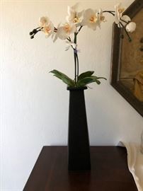VASE WITH MODERN FLOWERS 